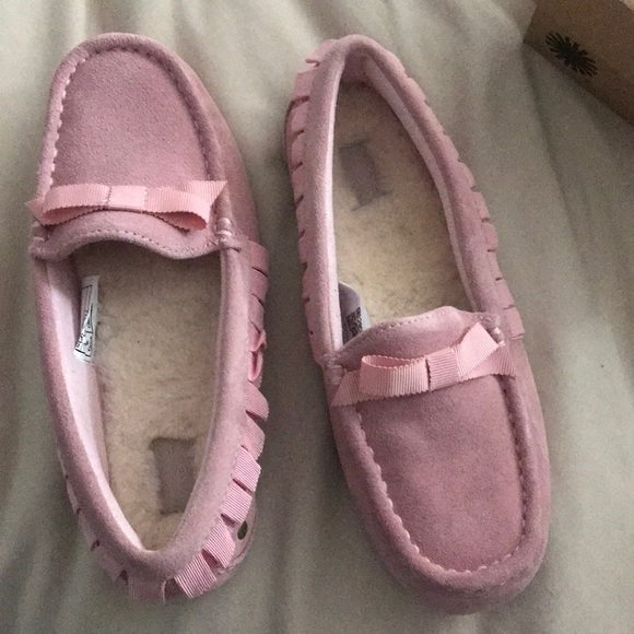 Ugg Slippers-New - Picture 2 of 6